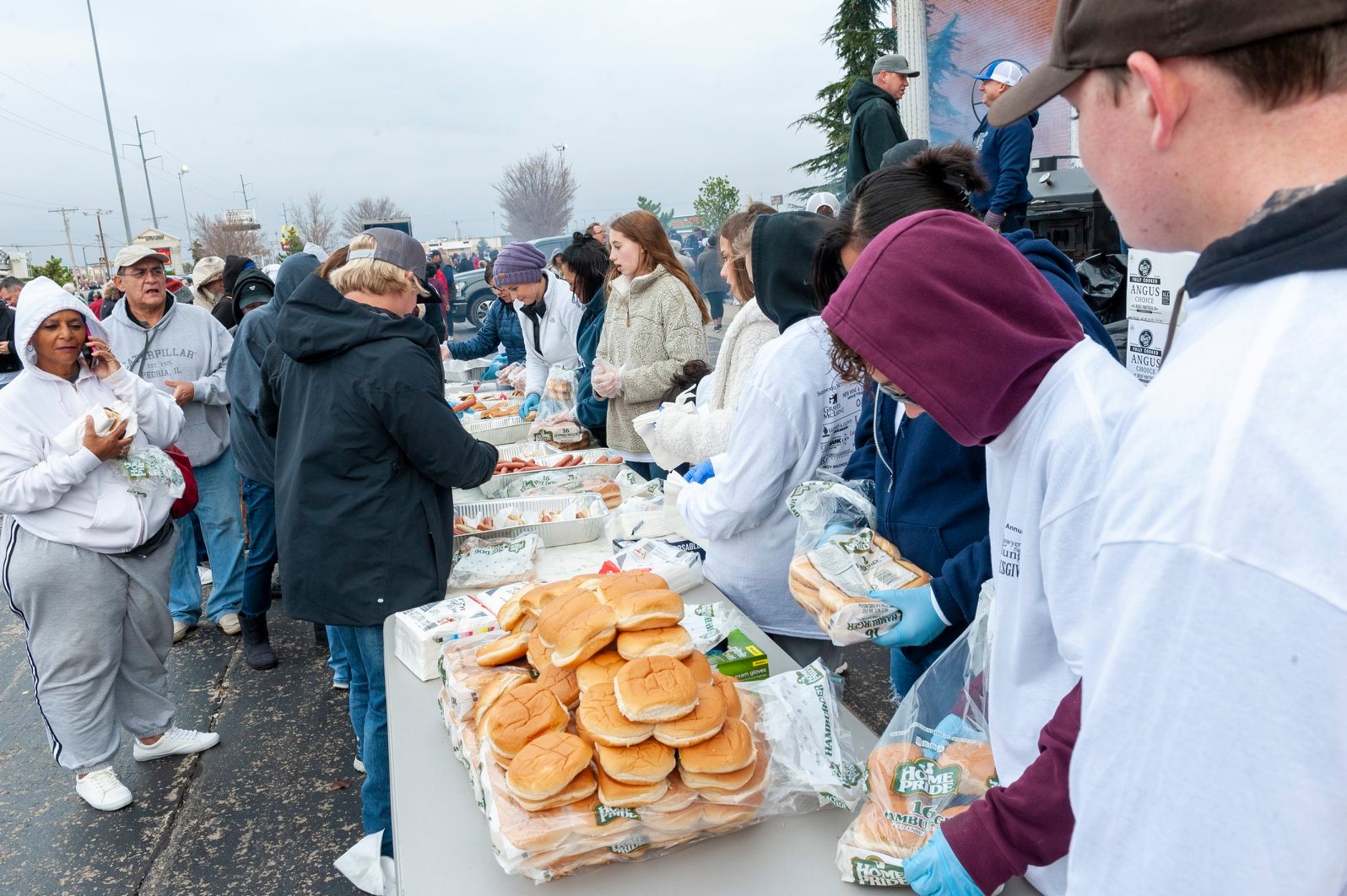 making food at 2019 annual day of kindness